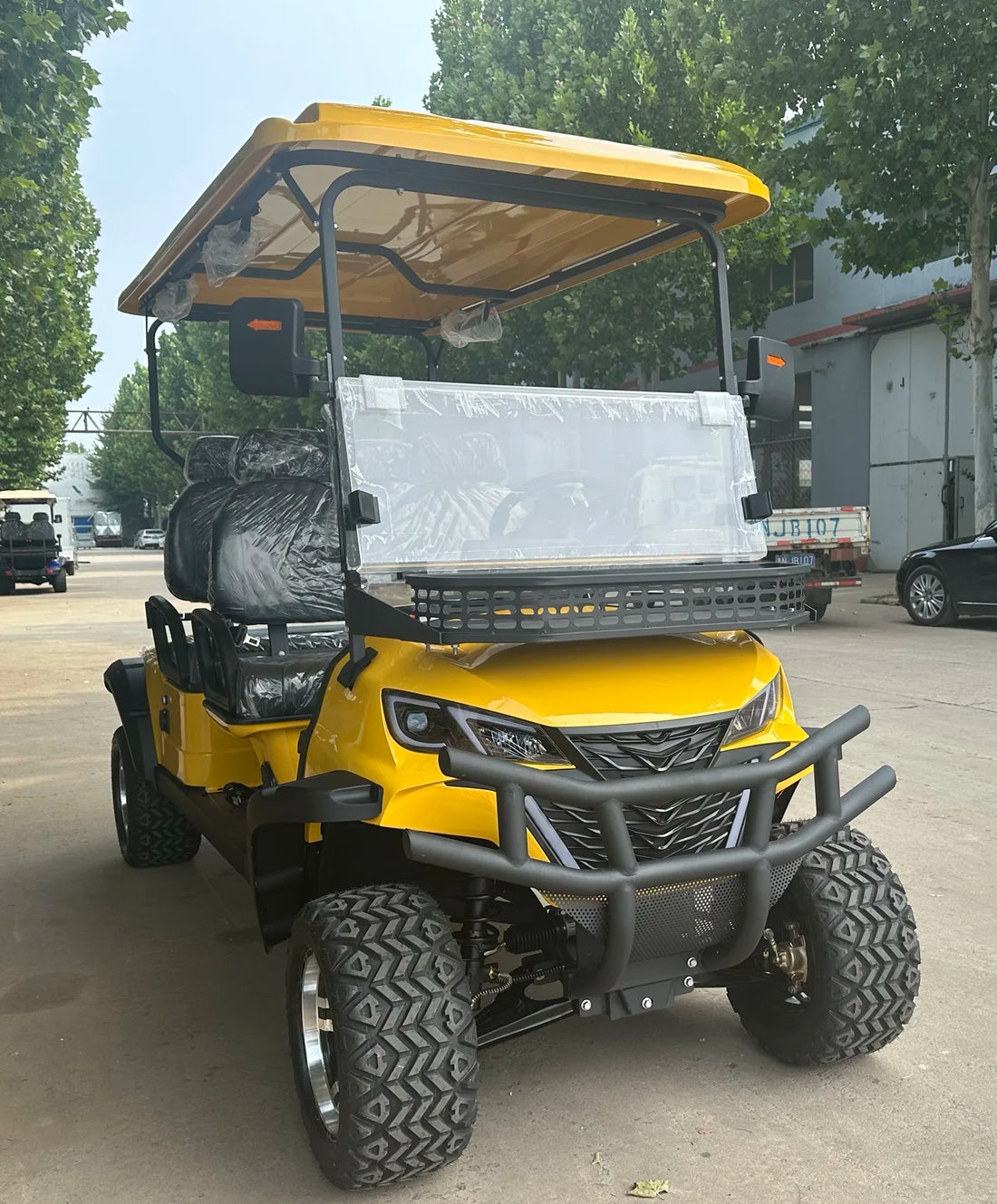 Golf Cart 4 Seater New Energy Electric Four-Wheel Sightseeing Car Golf Cart with AC Motor 5kw for Hotels and Golf Courses