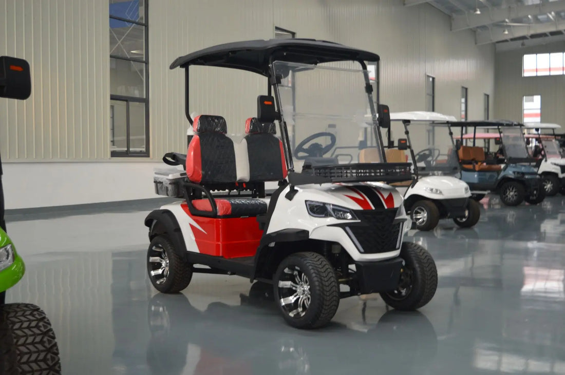 White Red 3.5KW AC Motor Electric Golf Car Lithium Battery 30-50Km/h Speed Comfortable Seats Customizable Seats for Resorts