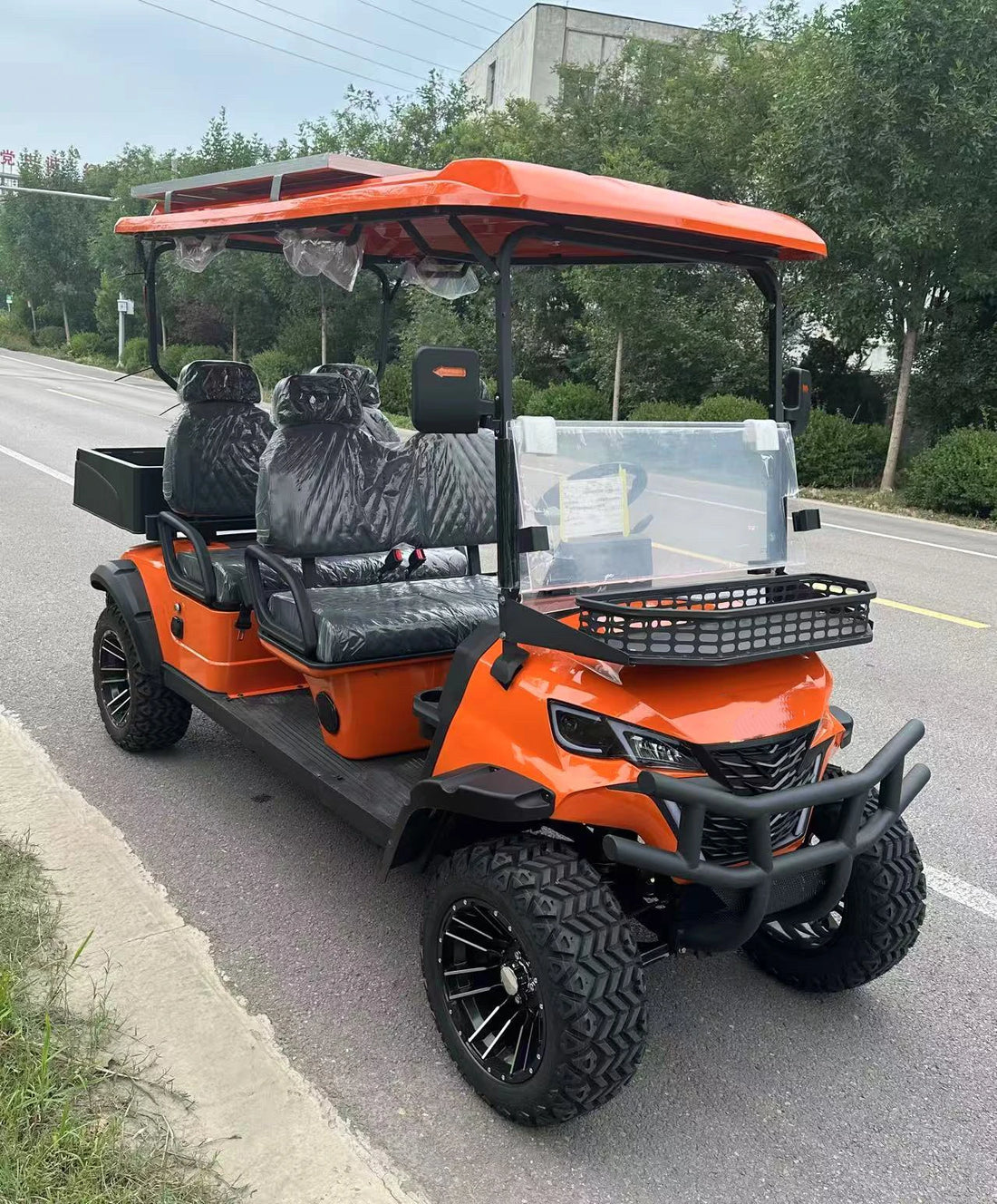 Hot Sale 4 Seater Street Legal Golf Cart 4x4 Utility OEM Customization with Solar Panal